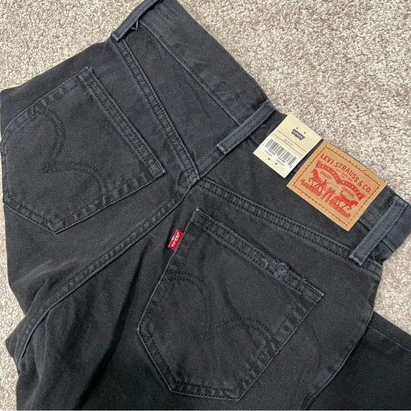 Womens Size 26in Levi’s High Waisted Mom Jeans Black Ripped - Picture 8 of 8